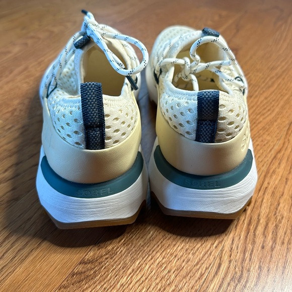 Sorel Kinetic Sneakers - Picture 3 of 6